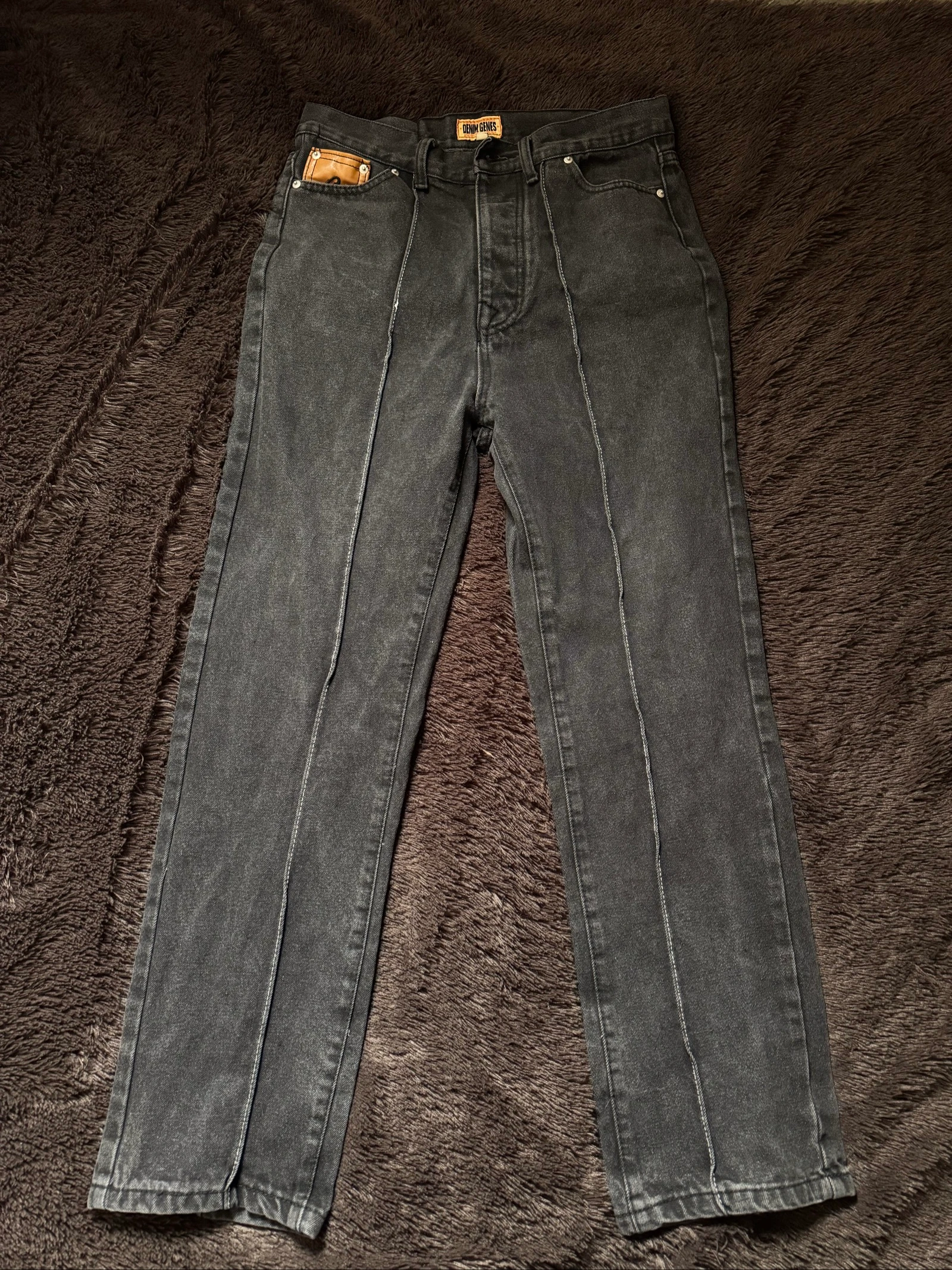 Distressed denim pants – photo 3